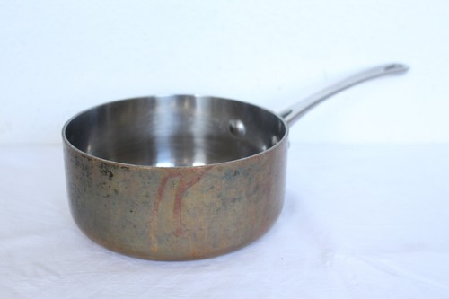 Schöner kupfertopf mit - kupfertopf,